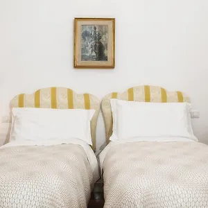  Bed & Breakfast Gini